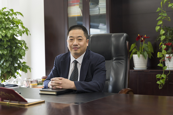 集团党委委员、副总经理胡清华